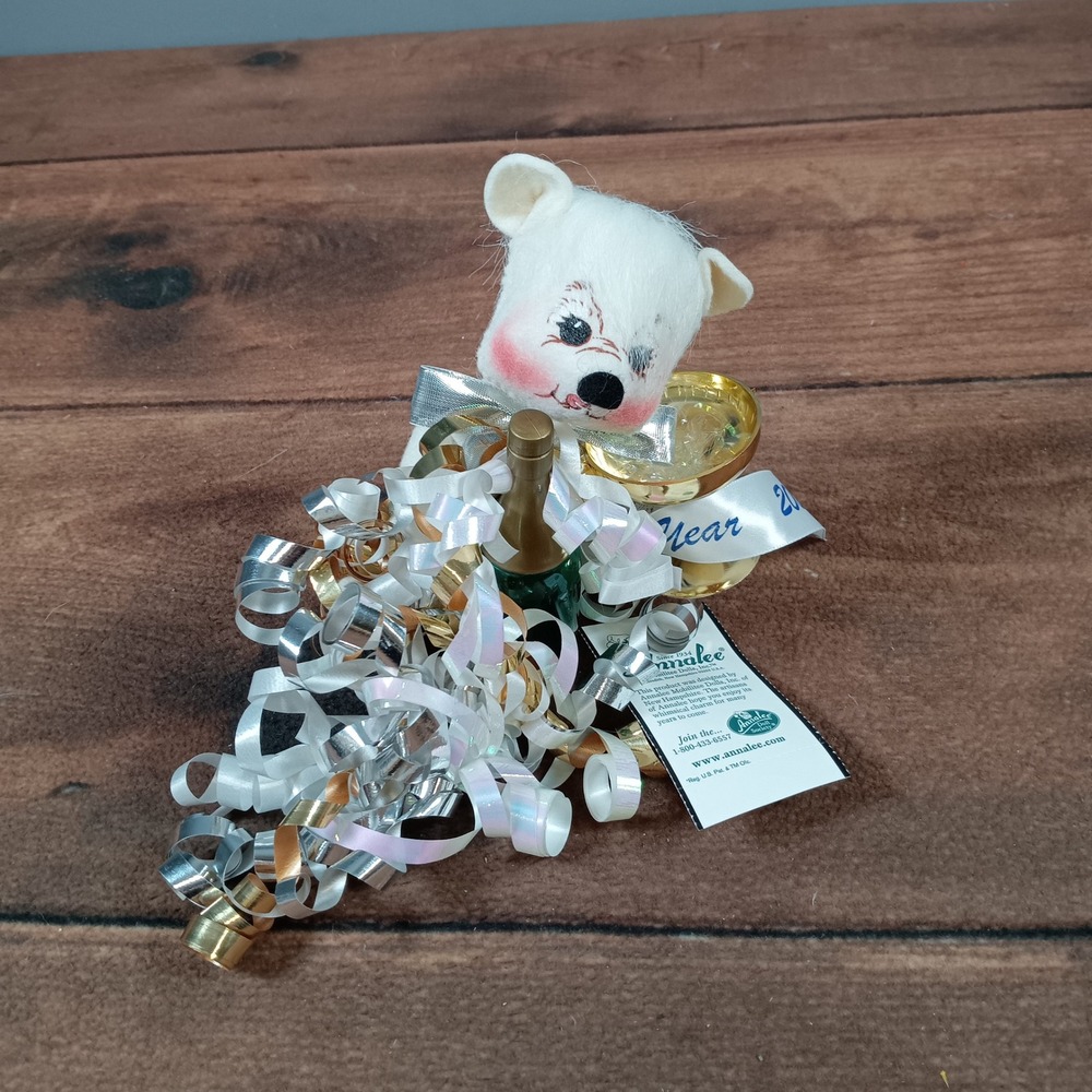Annalee 2002 Toast‎ to New Year Champagne Mouse Doll Decoration